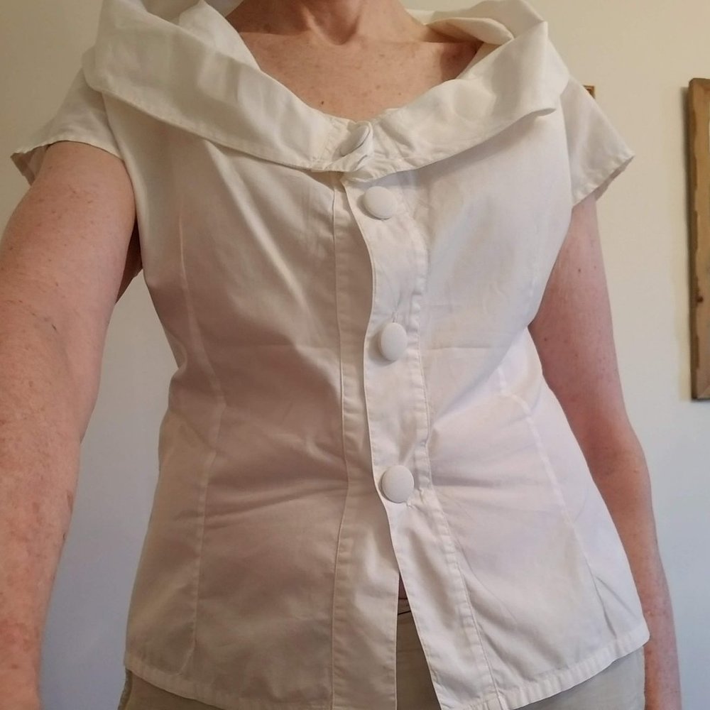 Benetton- Deep Boat Neck White Sleeveless Layered Collar Blouse - Picture 7 of 10